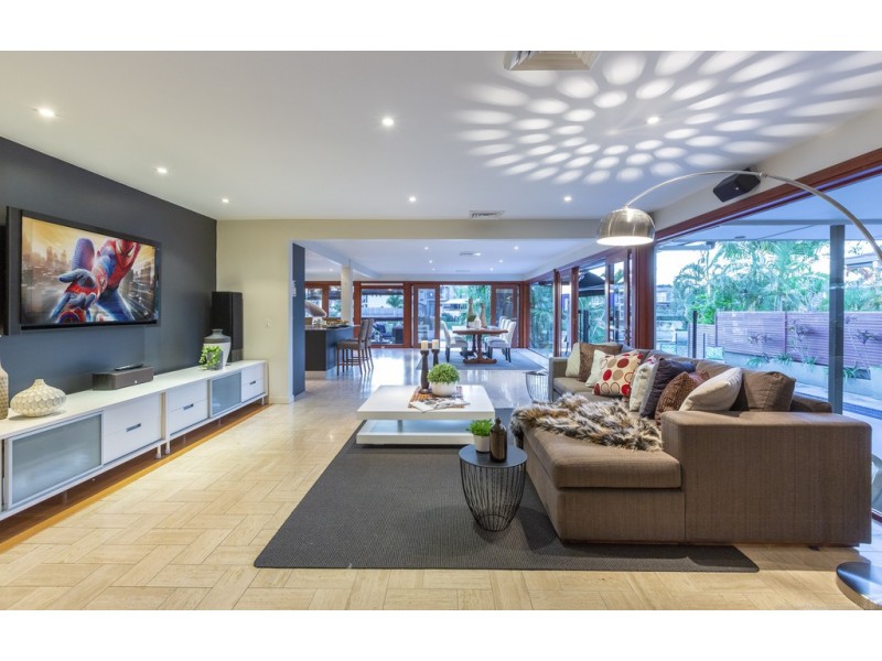96 Gibraltar Drive, Isle Of Capri QLD 4217