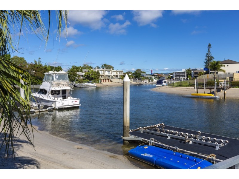 96 Gibraltar Drive, Isle Of Capri QLD 4217