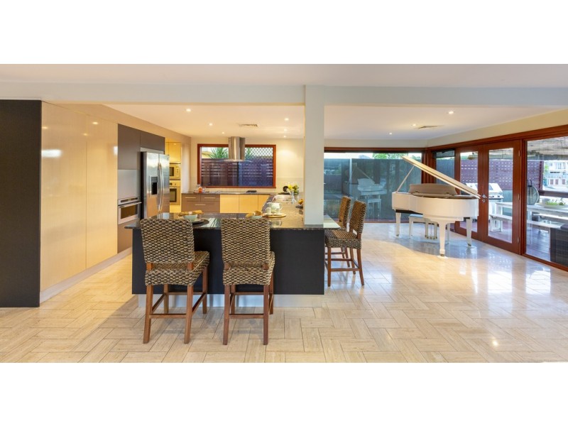 96 Gibraltar Drive, Isle Of Capri QLD 4217