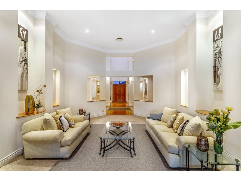 23 Sir Bruce Small Boulevard, Benowa Waters QLD 4217