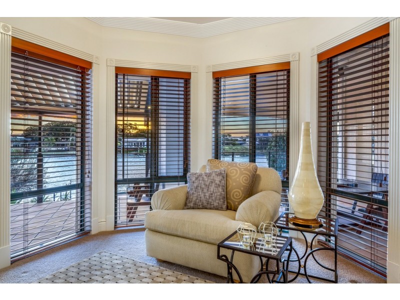 23 Sir Bruce Small Boulevard, Benowa Waters QLD 4217