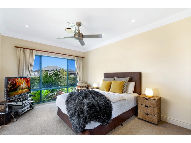 23 Sir Bruce Small Boulevard, Benowa Waters QLD 4217