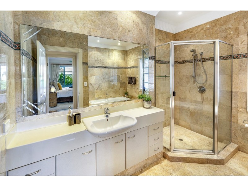 23 Sir Bruce Small Boulevard, Benowa Waters QLD 4217