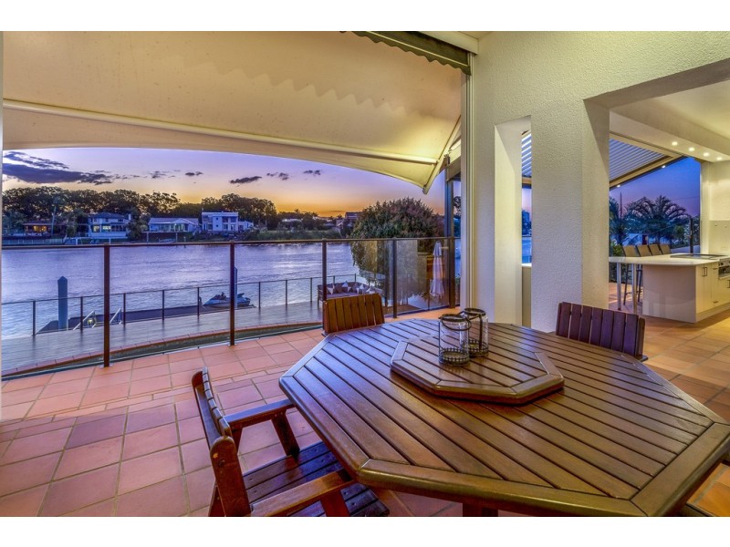 23 Sir Bruce Small Boulevard, Benowa Waters QLD 4217