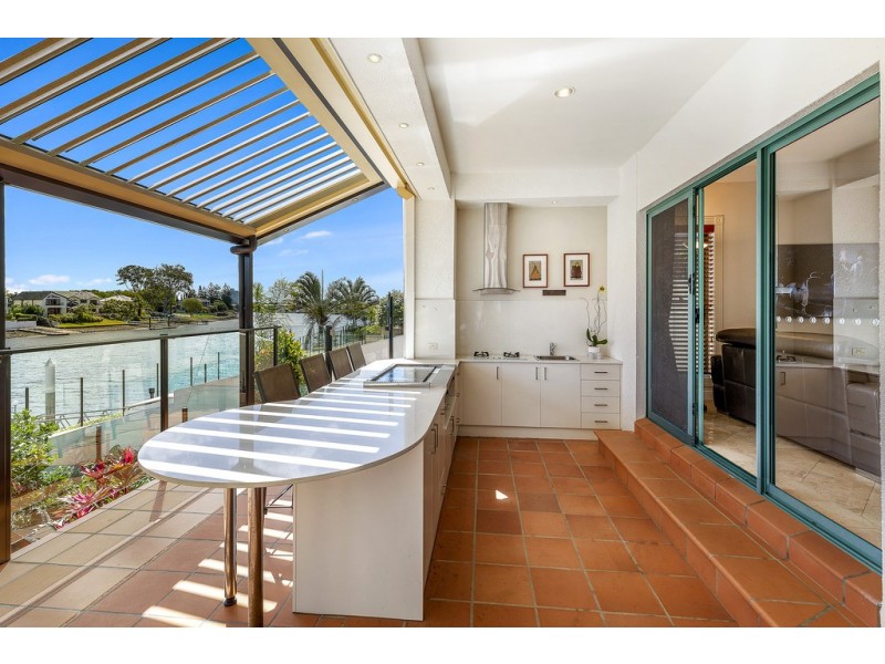 23 Sir Bruce Small Boulevard, Benowa Waters QLD 4217