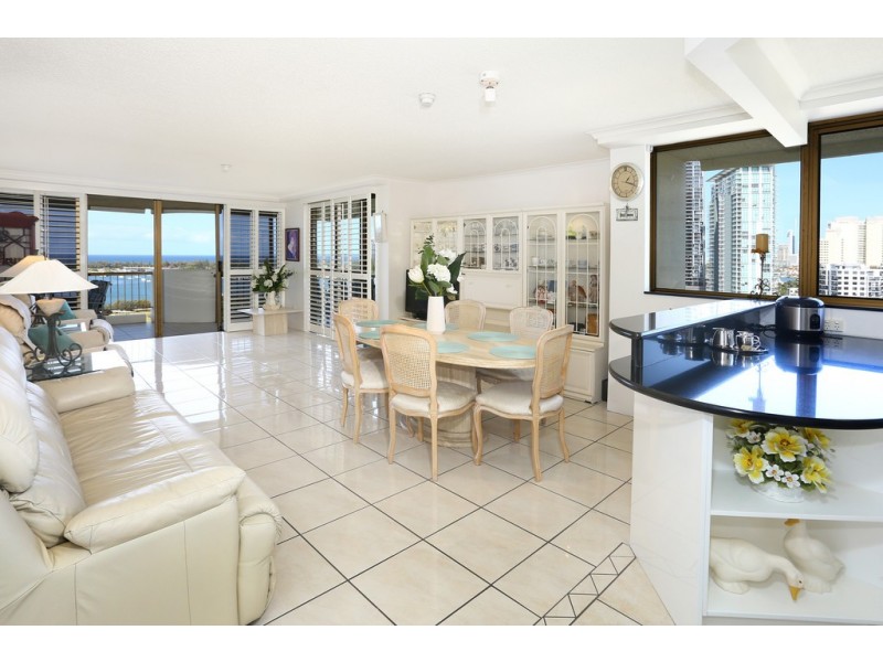 13E/10 Marine Parade, Southport QLD 4215