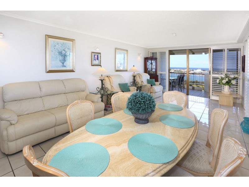 13E/10 Marine Parade, Southport QLD 4215