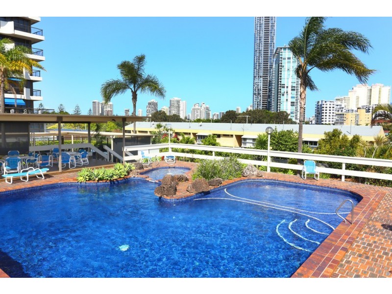 13E/10 Marine Parade, Southport QLD 4215