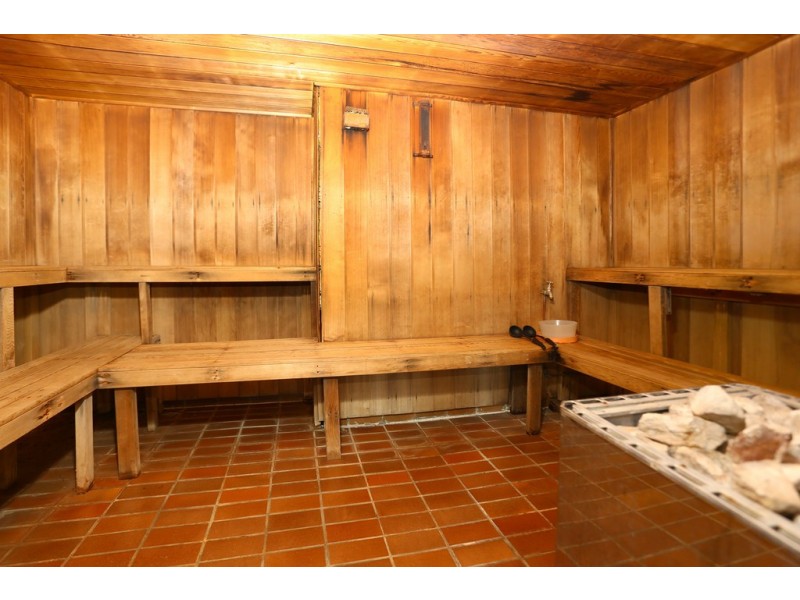 13E/10 Marine Parade, Southport QLD 4215