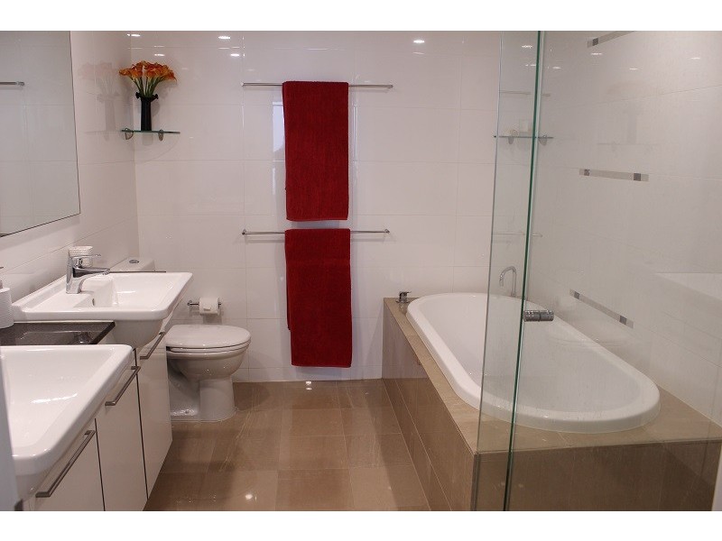 805/22 Surf Parade, Broadbeach QLD 4218