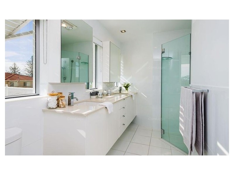 5/10 Oatland Esplanade, Runaway Bay QLD 4216