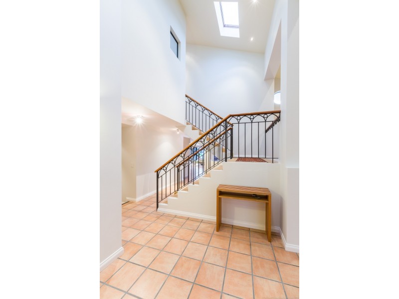 34 Norseman Court, Paradise Waters QLD 4217