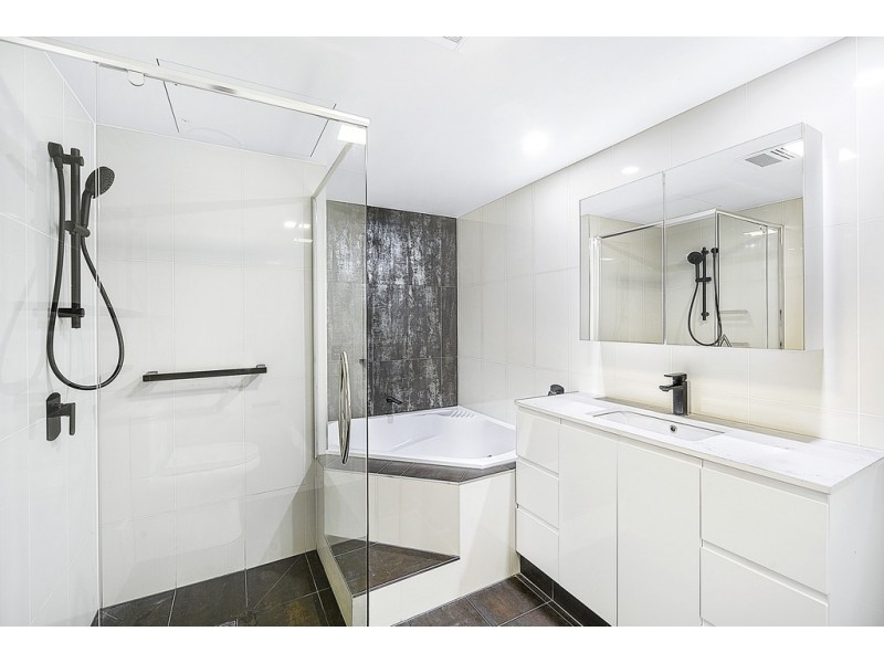 2802/22 Surf Parade, Broadbeach QLD 4218