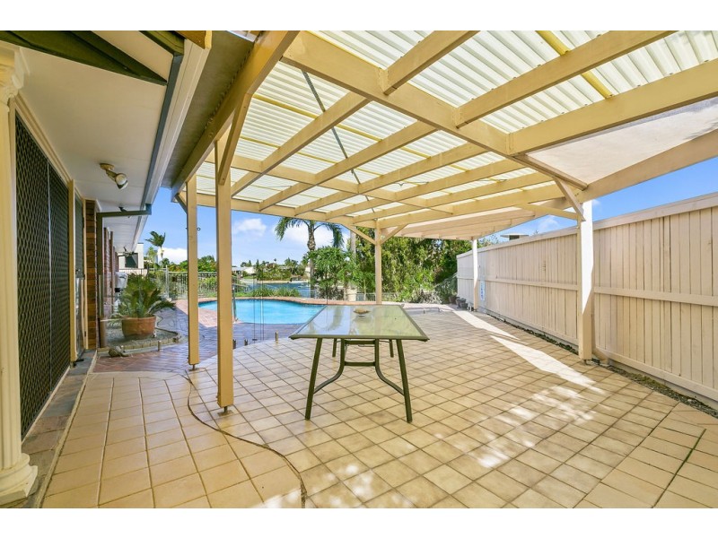 3 Selkirk Avenue, Benowa Waters QLD 4217