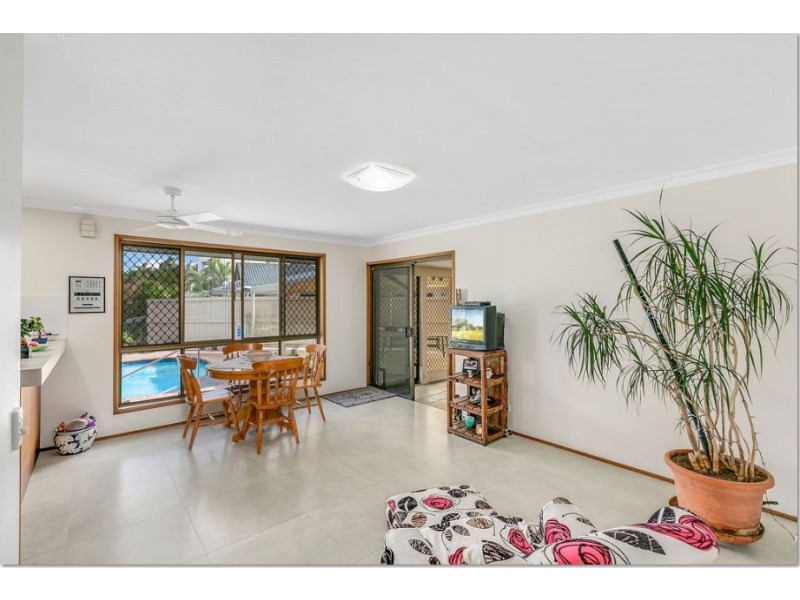 3 Selkirk Avenue, Benowa Waters QLD 4217