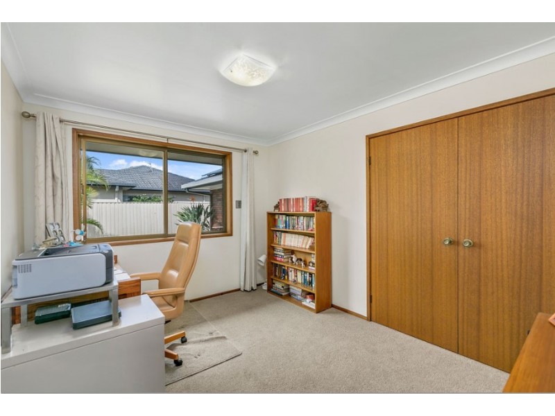 3 Selkirk Avenue, Benowa Waters QLD 4217