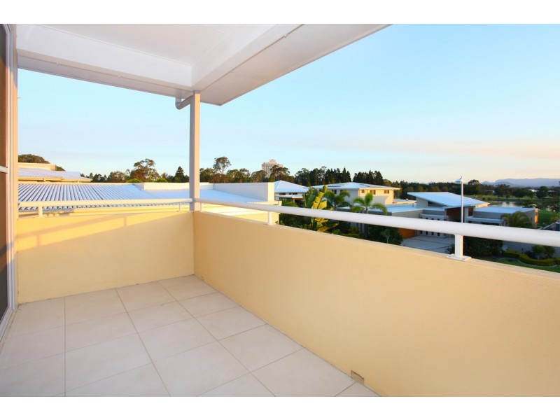 2/1012 Lakeview Terrace, Benowa QLD 4217