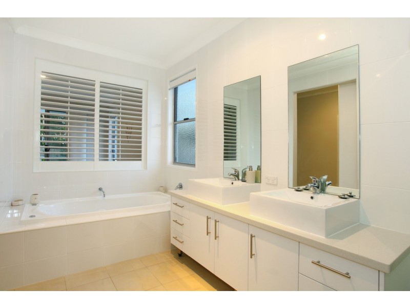 2/1012 Lakeview Terrace, Benowa QLD 4217