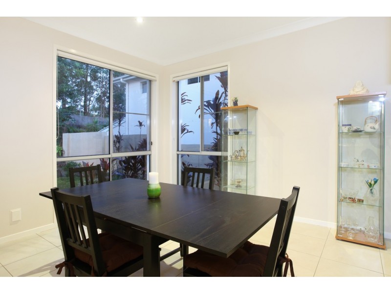 2/1012 Lakeview Terrace, Benowa QLD 4217