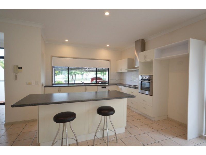 1/6 Crombie Avenue, Surfers Paradise QLD 4217