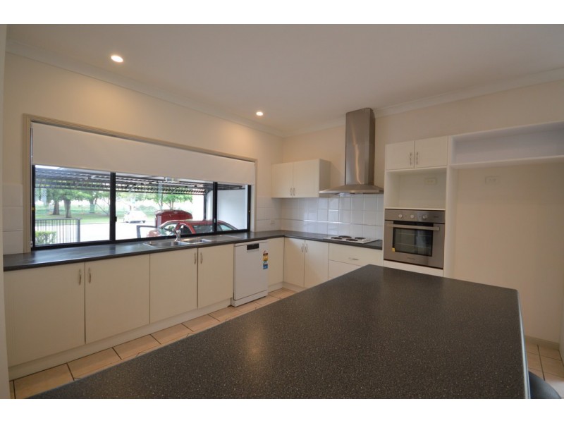 1/6 Crombie Avenue, Surfers Paradise QLD 4217