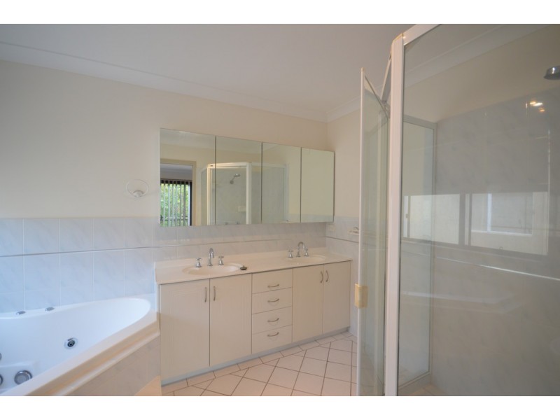 1/6 Crombie Avenue, Surfers Paradise QLD 4217
