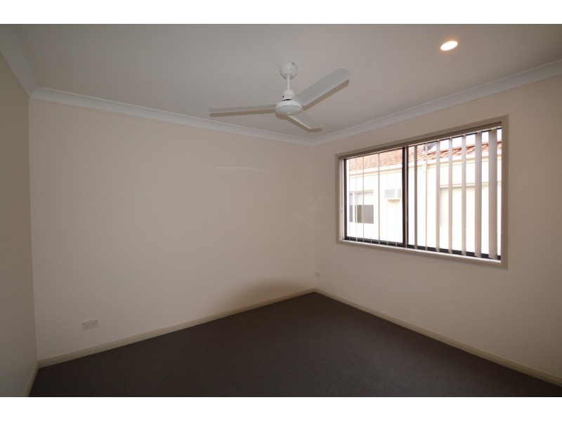 1/6 Crombie Avenue, Surfers Paradise QLD 4217