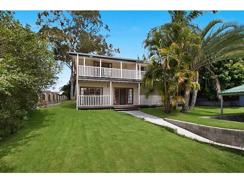 26 Canara Street, Benowa QLD 4217