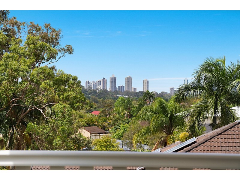 26 Canara Street, Benowa QLD 4217