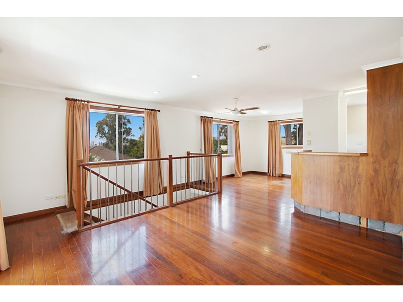 26 Canara Street, Benowa QLD 4217