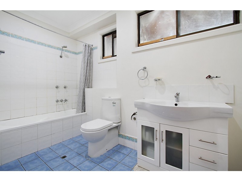 26 Canara Street, Benowa QLD 4217