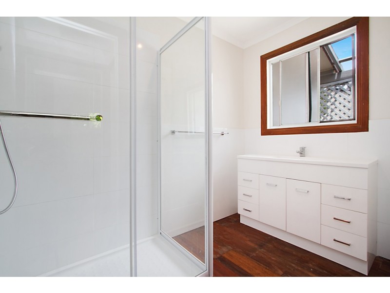 26 Canara Street, Benowa QLD 4217