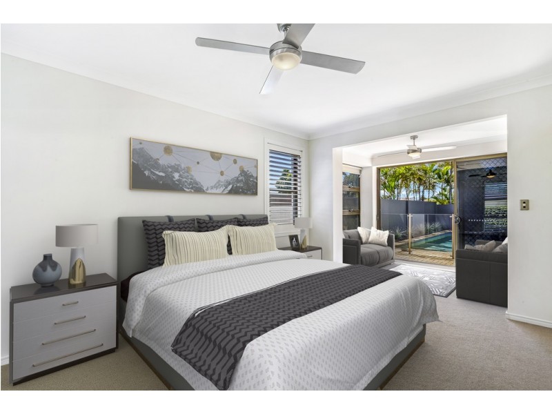 13 Renate Way, Benowa Waters QLD 4217