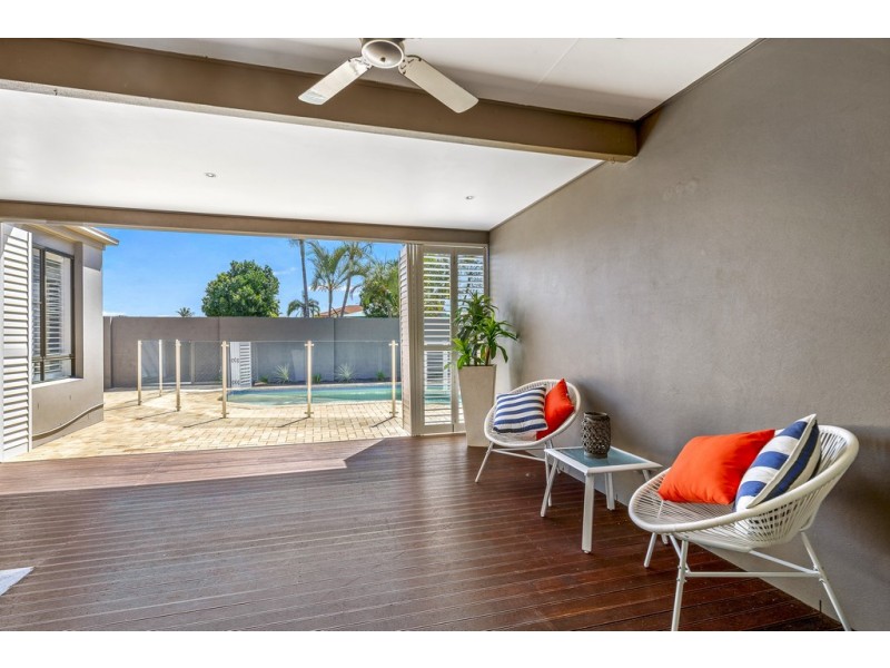 13 Renate Way, Benowa Waters QLD 4217