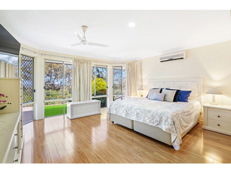19 Highvale Drive, Helensvale QLD 4212