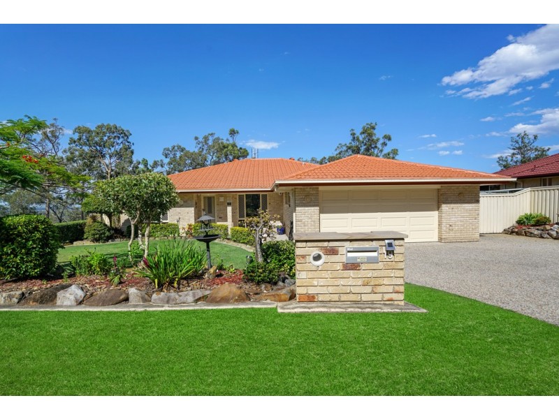 19 Highvale Drive, Helensvale QLD 4212
