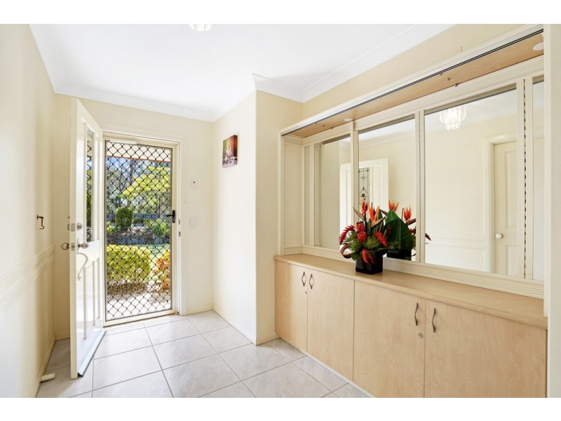 19 Highvale Drive, Helensvale QLD 4212