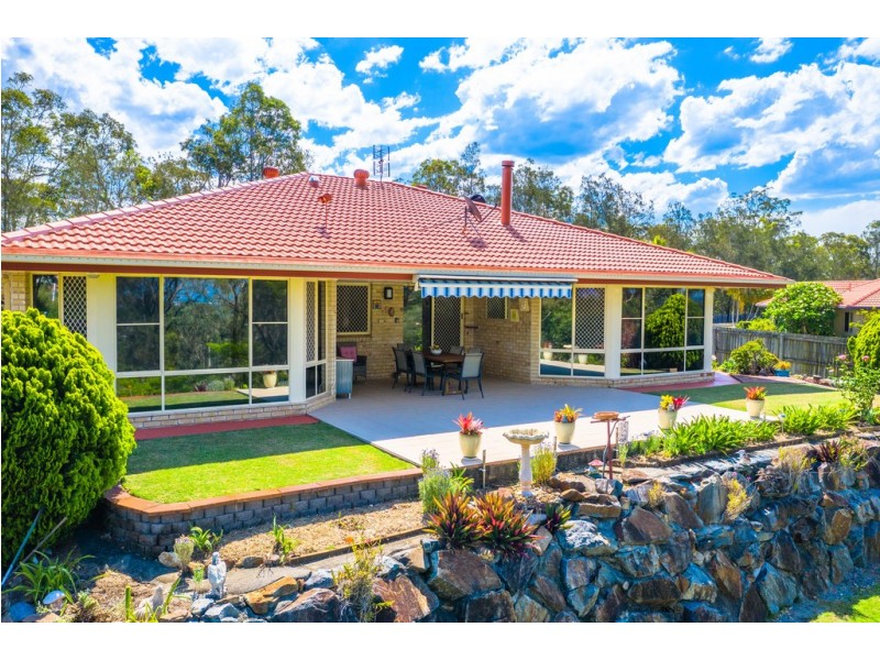 19 Highvale Drive, Helensvale QLD 4212