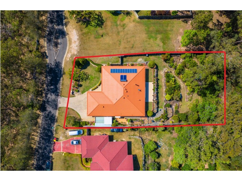 19 Highvale Drive, Helensvale QLD 4212