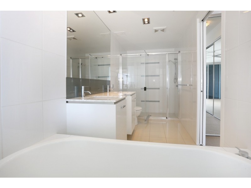 906/300 Marine Parade, Labrador QLD 4215