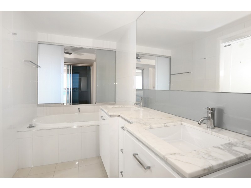 906/300 Marine Parade, Labrador QLD 4215