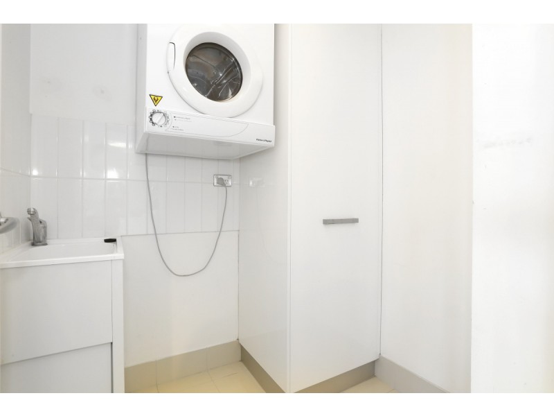 906/300 Marine Parade, Labrador QLD 4215