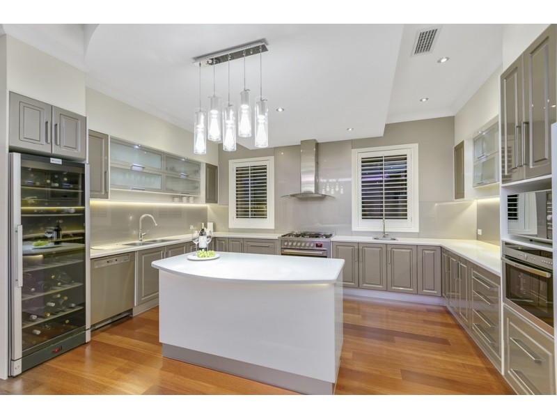 127 Sir Bruce Small Boulevard, Benowa Waters QLD 4217