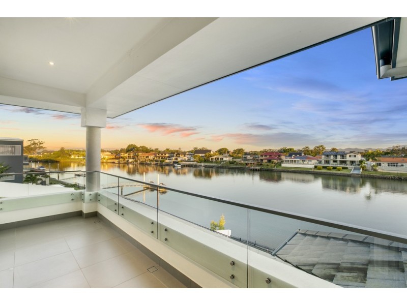127 Sir Bruce Small Boulevard, Benowa Waters QLD 4217