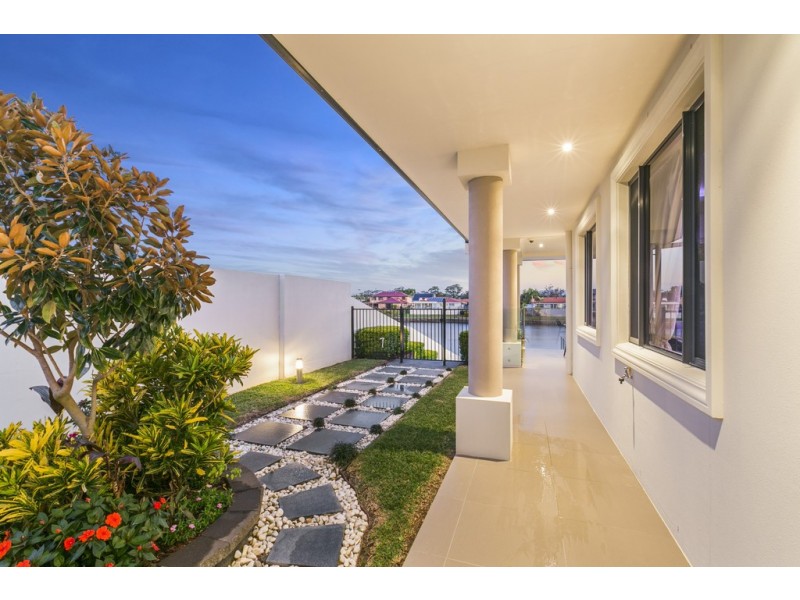 127 Sir Bruce Small Boulevard, Benowa Waters QLD 4217