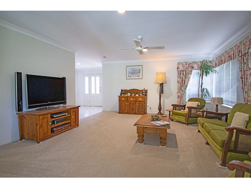 18 Oakhill Crescent, Parkwood QLD 4214