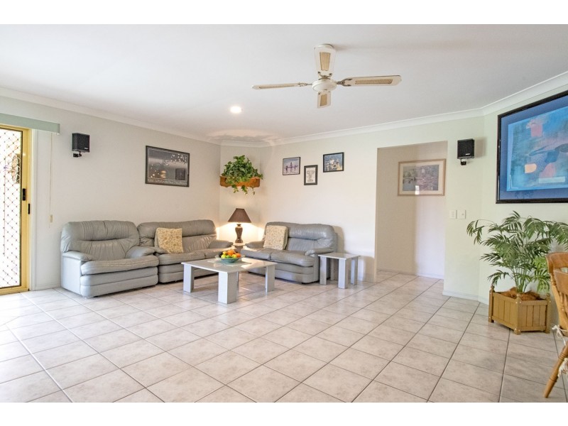 18 Oakhill Crescent, Parkwood QLD 4214