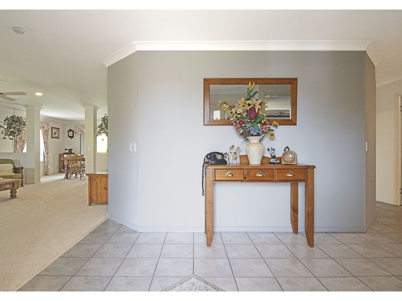 18 Oakhill Crescent, Parkwood QLD 4214