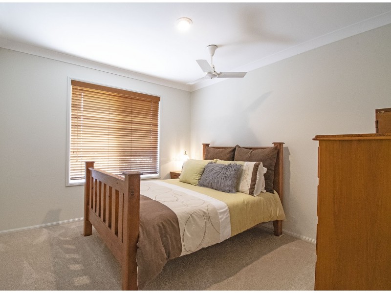 18 Oakhill Crescent, Parkwood QLD 4214