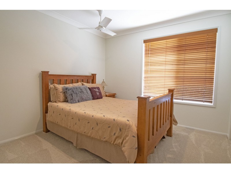 18 Oakhill Crescent, Parkwood QLD 4214